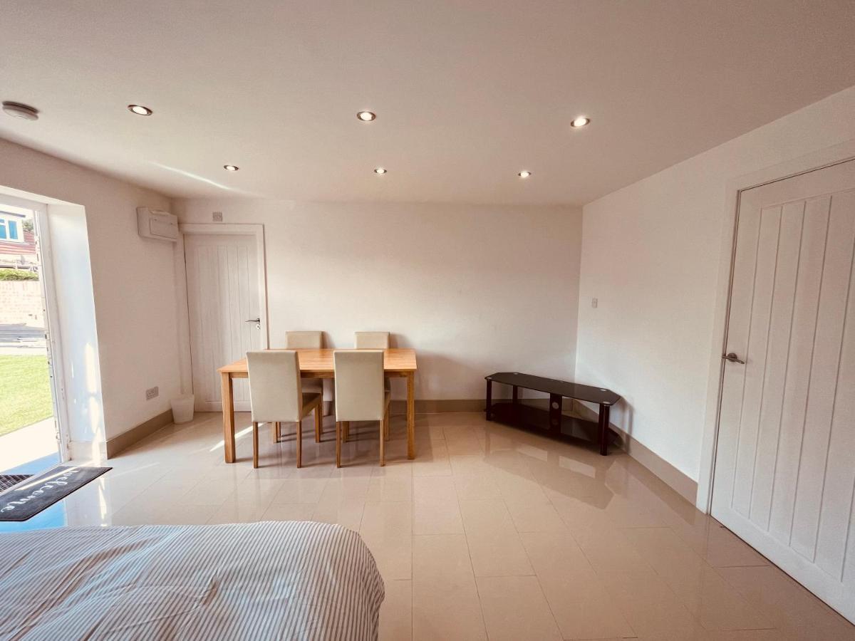 Large Studio Flat B Near Heathrow Hillingdon Eksteriør bilde